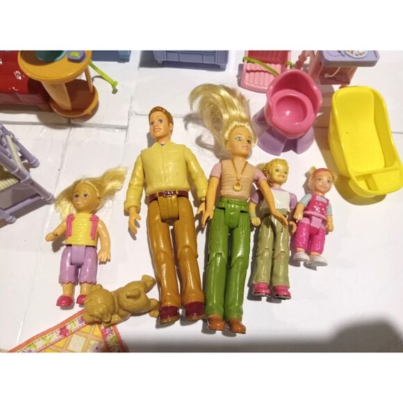 Fisher-Price Loving Family Dollhouse LOT Furniture, Dolls & Accessories - Picture 12 of 16